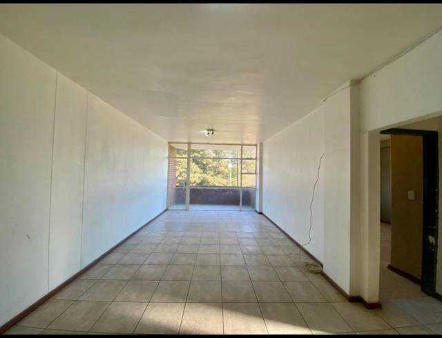 2 BEDROOM PROPERTY TO RENT IN FLORIDA LAKE